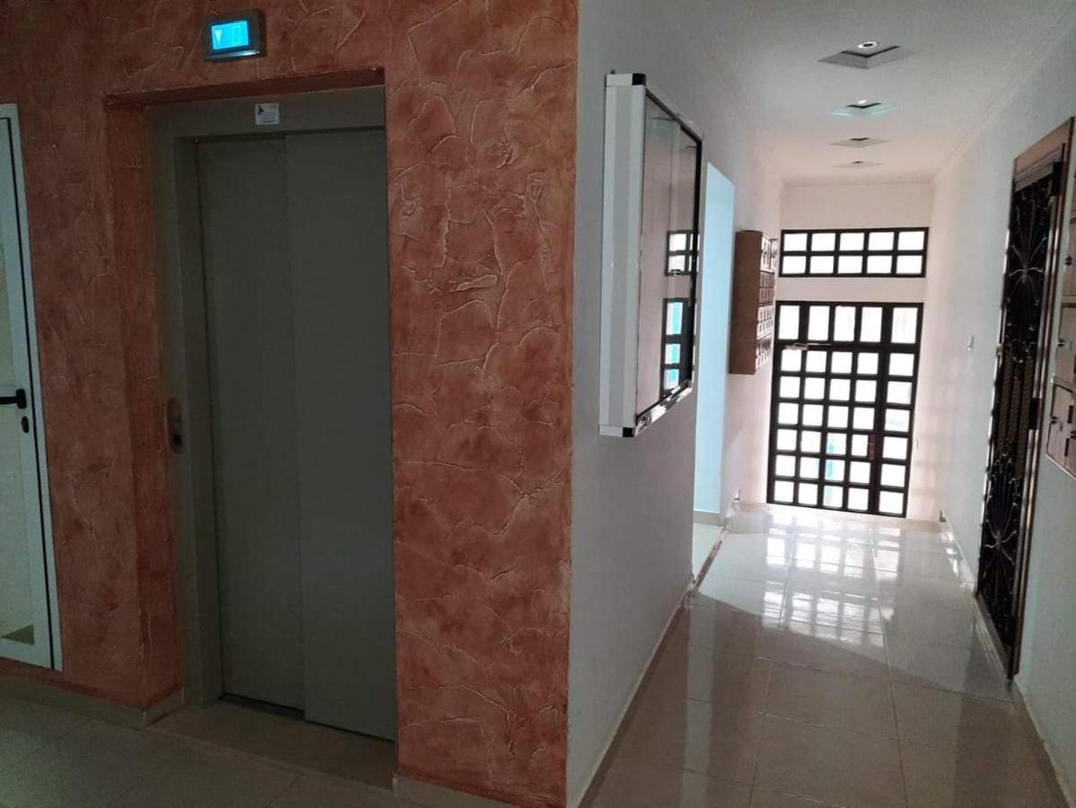 Studio De Luxe Meuble Avec Parking Apartment Мартил Екстериор снимка