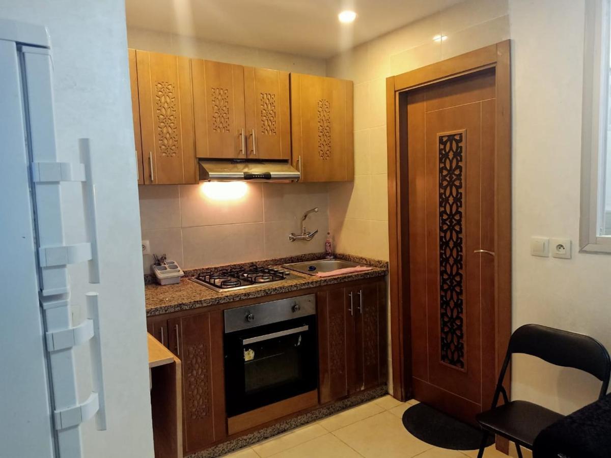 Studio De Luxe Meuble Avec Parking Apartment Мартил Екстериор снимка