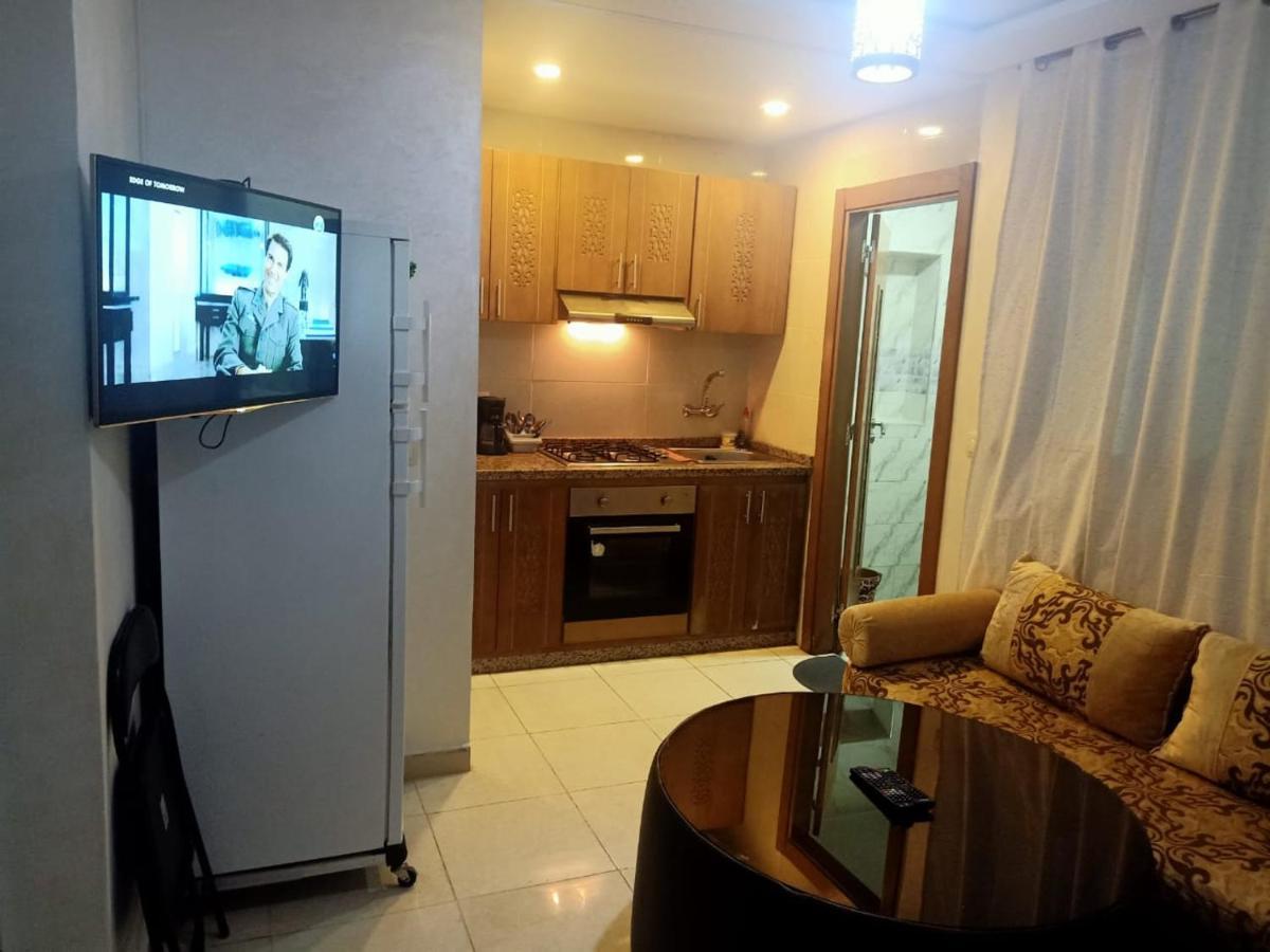 Studio De Luxe Meuble Avec Parking Apartment Мартил Екстериор снимка